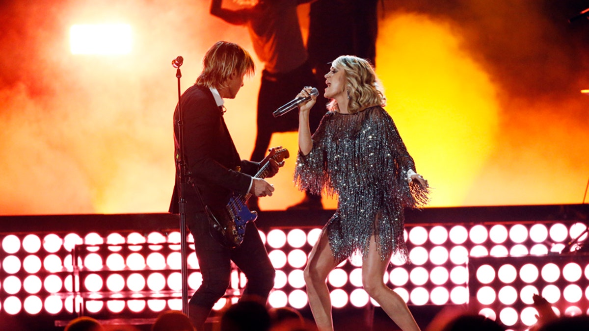 carrie underwood keith urban fighter reuters