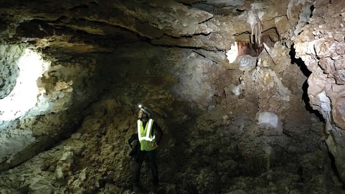 Cambria CAve 3