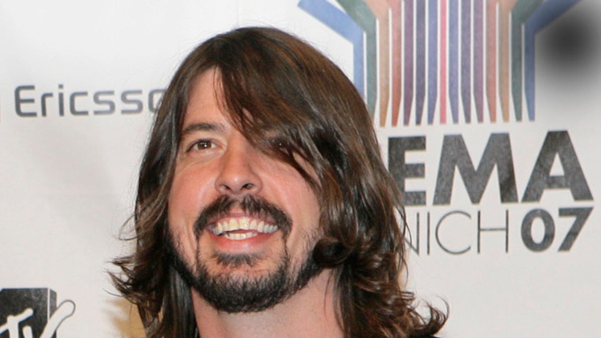 U.S. rock band the Foo Fighters arrive at the MTV Europe Music Awards 2007 in Munich, Thursday, Nov. 1, 2007.  (AP Photo/Christof Stache)