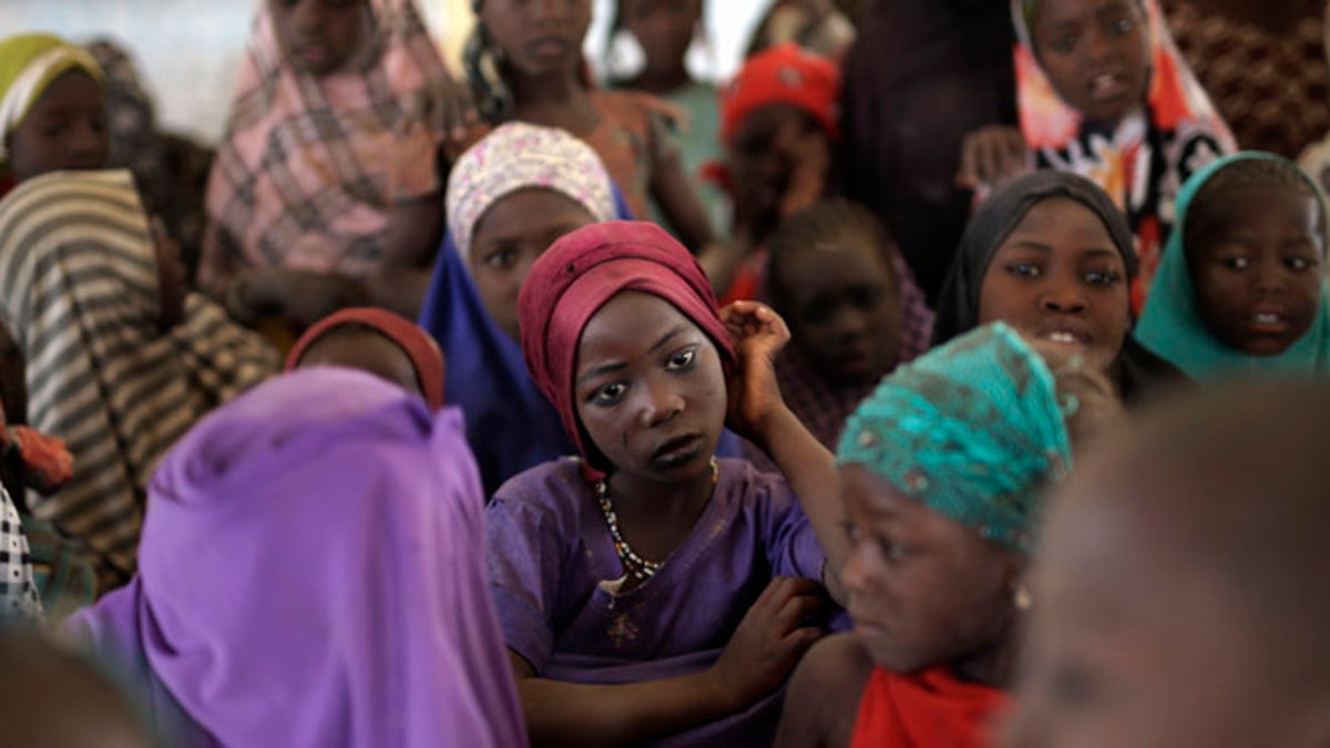 Pengungsi Boko Haram mempertaruhkan nyawa mereka untuk menyeberangi danau menuju kamp Chad