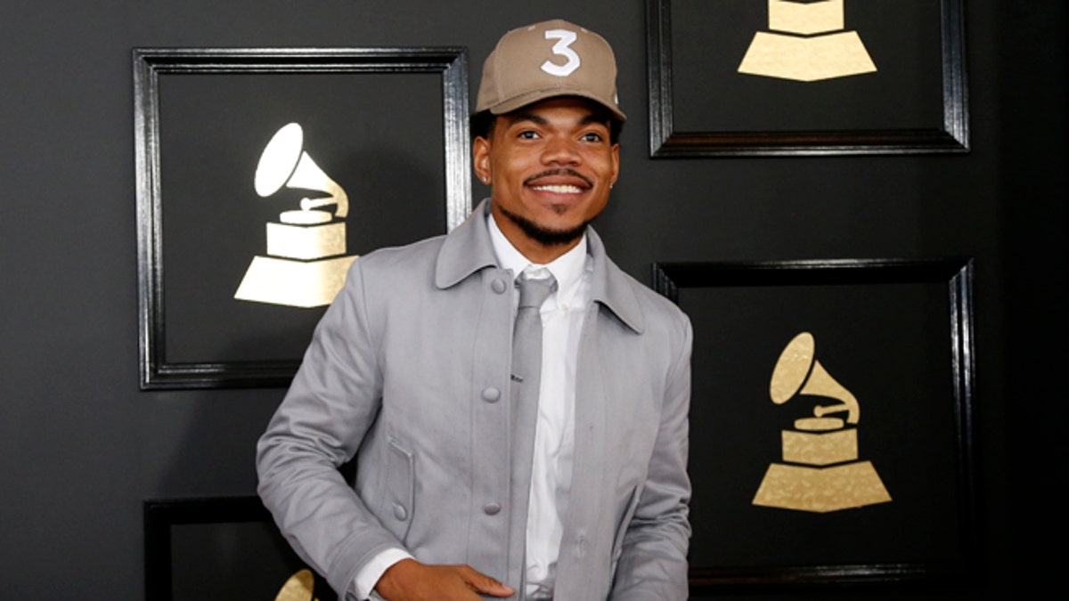 Chance the Rapper arrives at the 59th Annual Grammy Awards in Los Angeles, California, U.S. , February 12, 2017. REUTERS/Mario Anzuoni - RTSYCDY