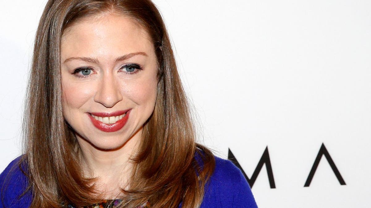 Chelsea Clinton arrives for Variety's Power of Women luncheon in New York City, U.S., April 21, 2017. REUTERS/Brendan McDermid - RC1A9D864870