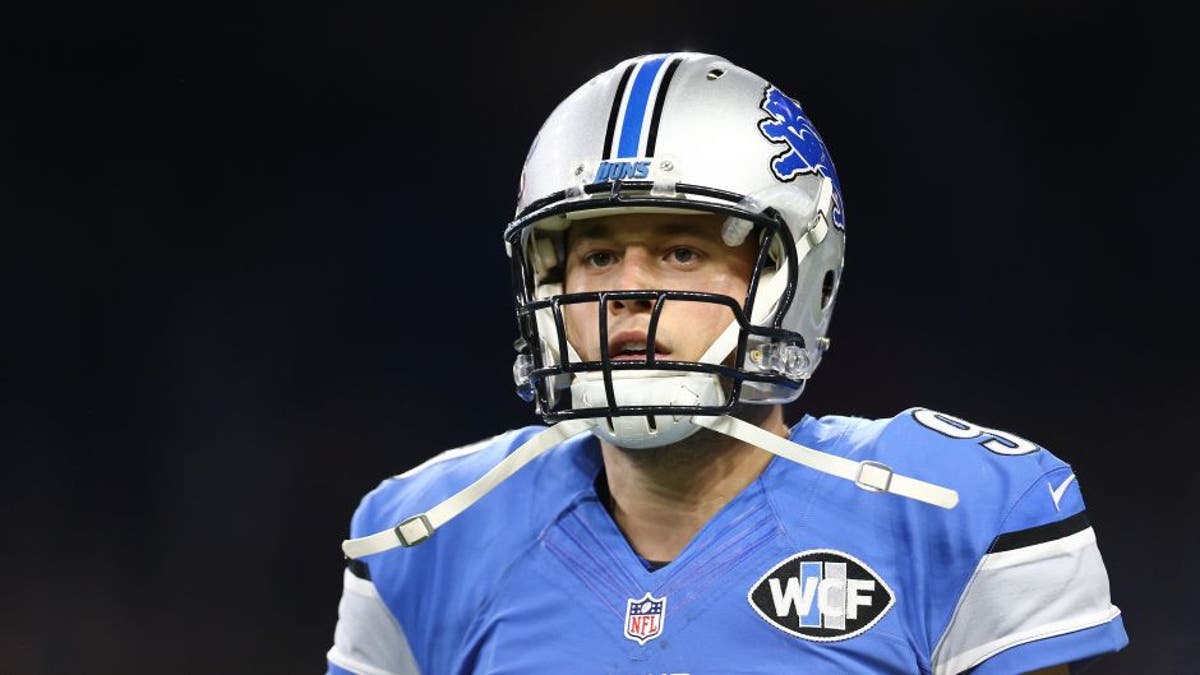 DETROIT, MI - DECEMBER 11: Quarterback Matthew Stafford #9 of the Detroit Lions walks to the sidelines in the fourth quarter against the Chicago Bears at Ford Field on December 11, 2016 in Detroit, Michigan. (Photo by Rey Del Rio/Getty Images)