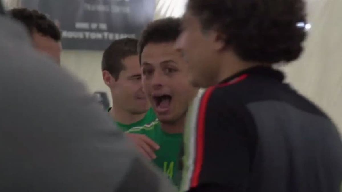 Chicharito Met J J Watt And Completely Freaked Out Fox News Chicharito Met J J Watt And Completely Freaked Out Fox News