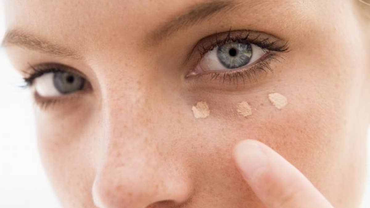 10 concealer teratas di bawah 