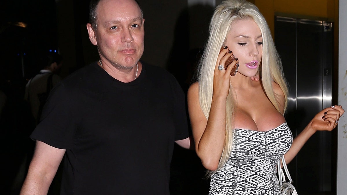 Courtney Stodden and Doug Hutchison x17