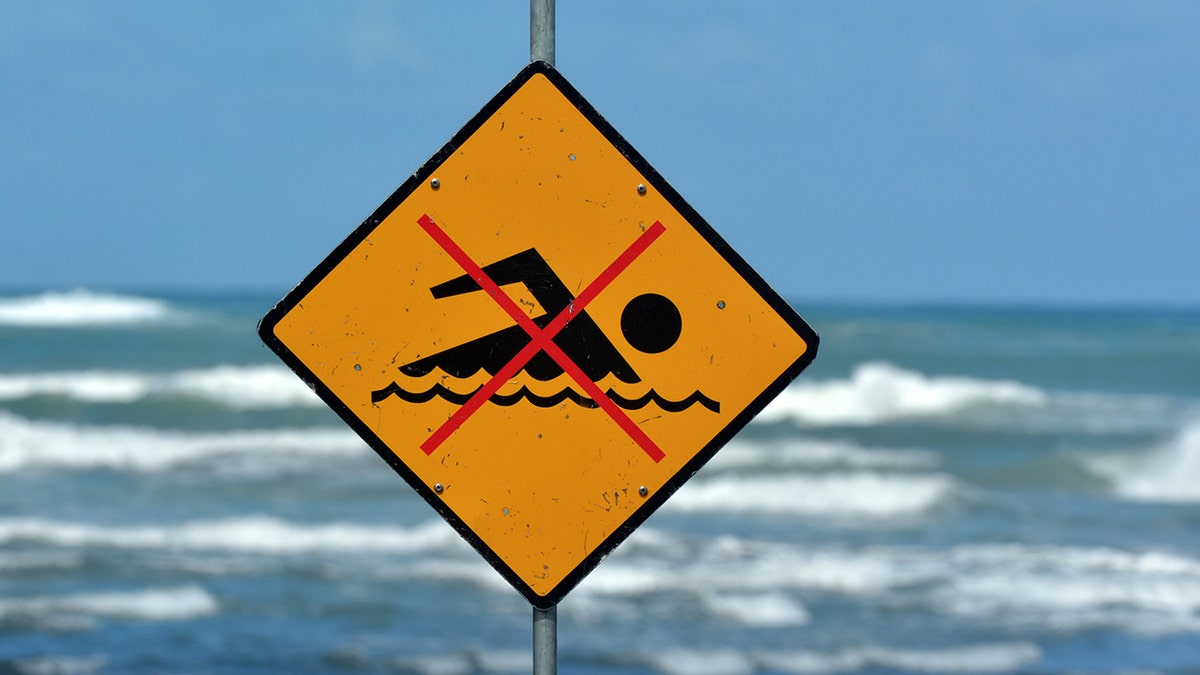 d157a392-No swimming