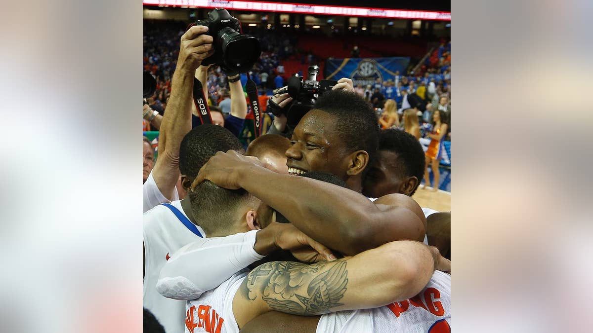 Gators unggulan pertama memasuki Turnamen NCAA dengan harapan meraih gelar, mentalitas semua atau tidak sama sekali