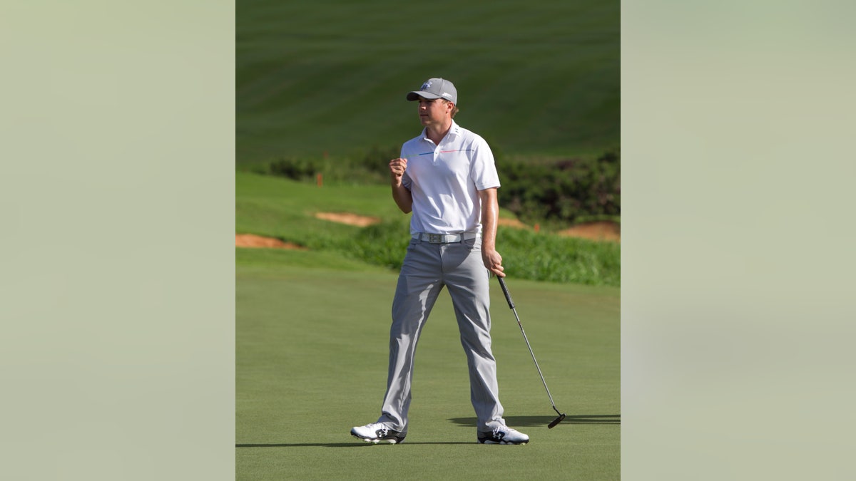 8190be32-Tournament of Champions Golf