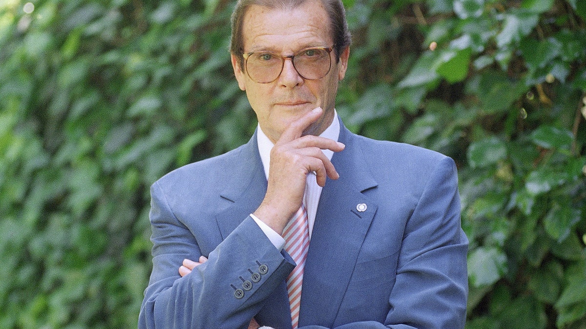 Roger Moore AP