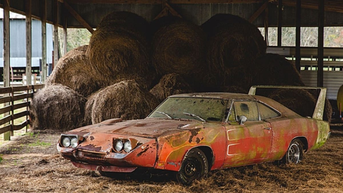 Barn find' 1969 Dodge Charger Daytona doesn't run, but is worth a ton | Fox  News