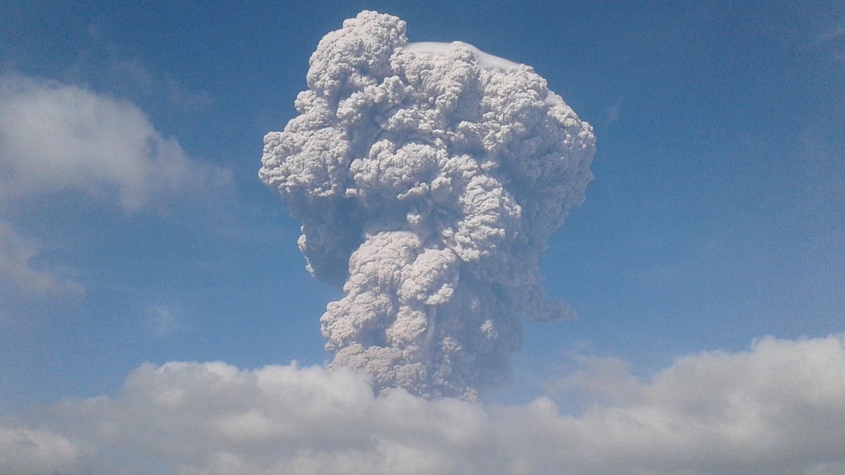 Sinabung volcano 1