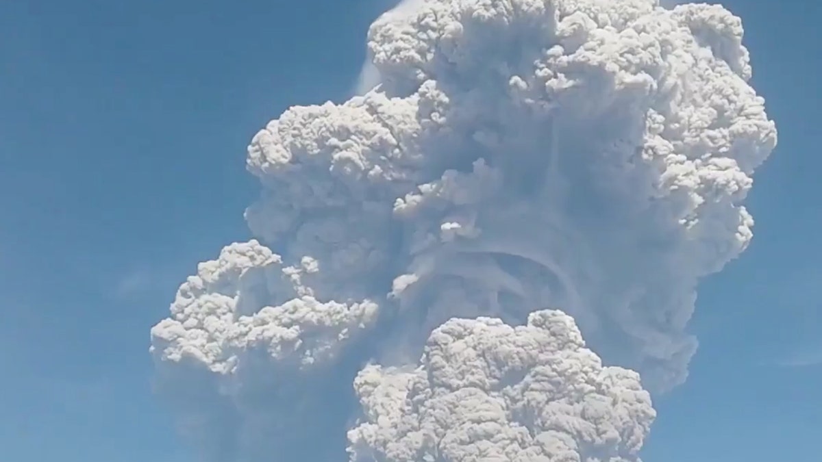 Sinabung volcano 2