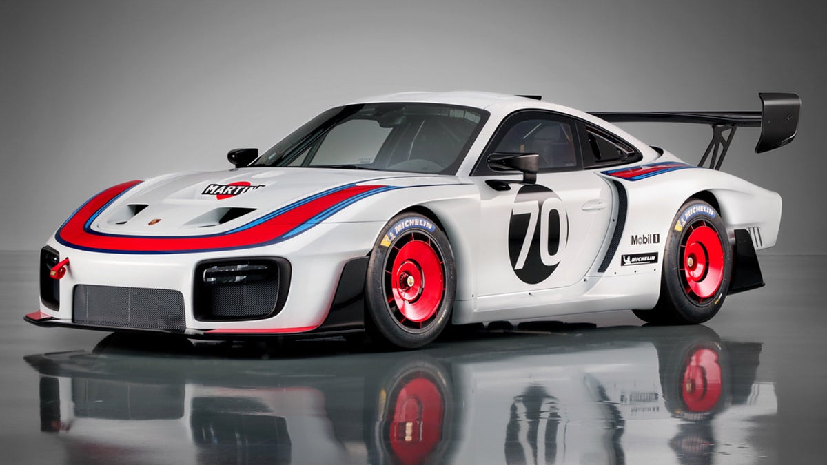 Porsche 935 MobyDick　 ”Momo Racing\