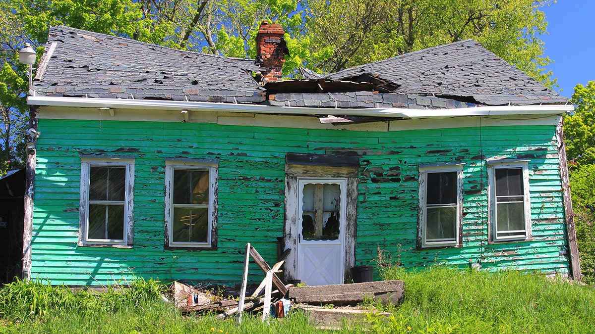 dilapidated house istock