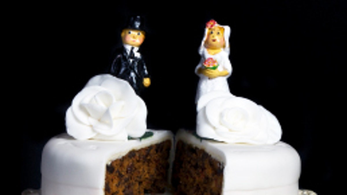 Yummies 4 Tummies :-) | From “I do” to “I did”: Divorce Cakes