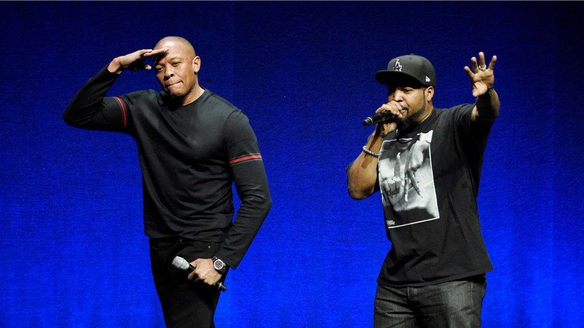 Straight Outta Compton-Film Suit