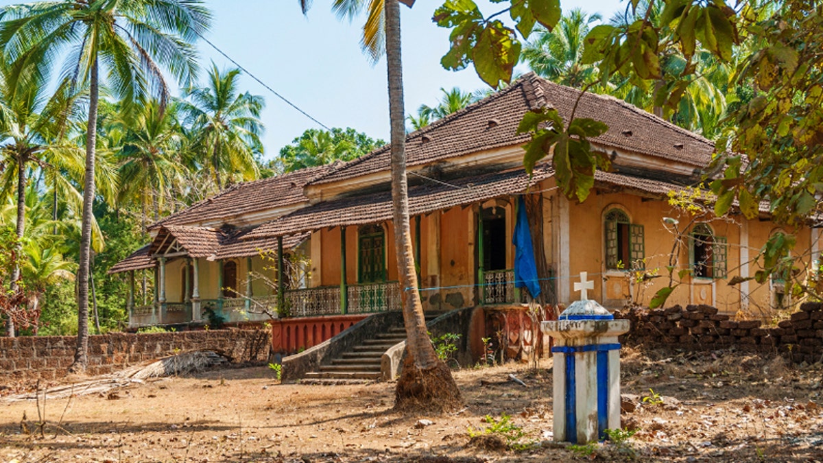 old colonial houses in goa india