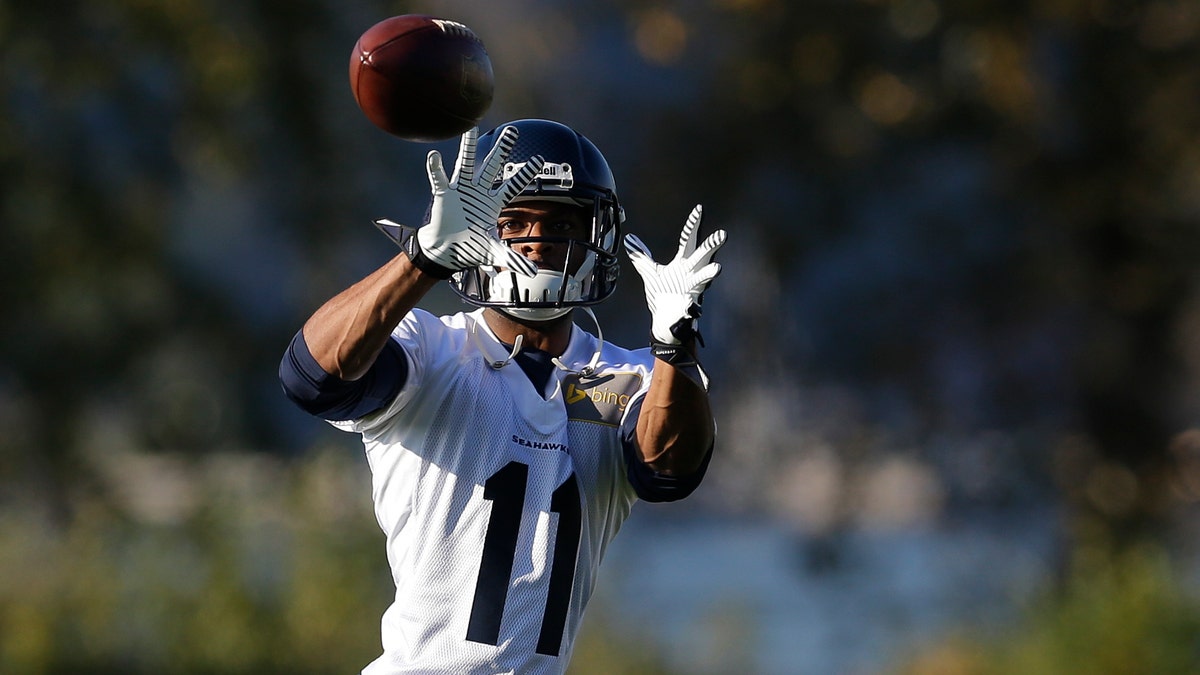 7c690bbc-Seahawks Harvin Football