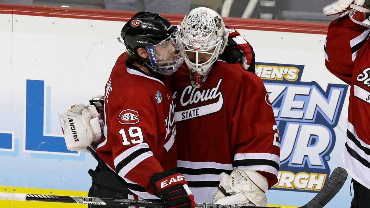 2ceb1e7d-Frozen Four Quinnipiac St Cloud State Hockey