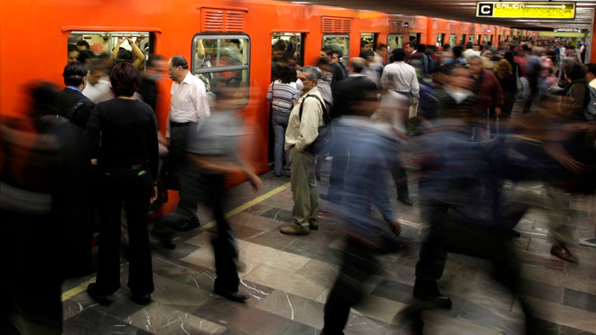 e9f71a90-mexico-city-metro