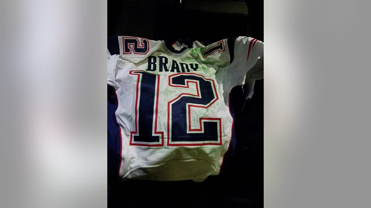 Man named in Brady jersey case sought autographs, selfies