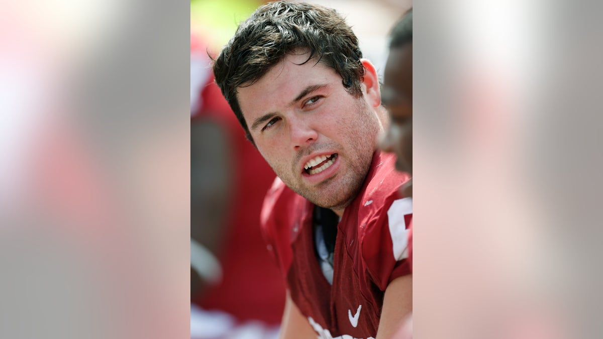 Wajah No.  22 Oklahoma memimpin percakapan C Gabe Ikard