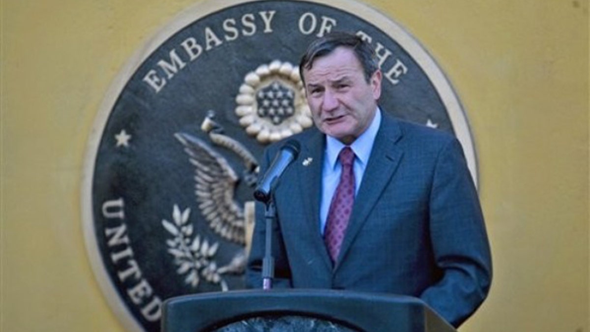 Utusan yang meminta tambahan pasukan di Afganistan adalah Militer Falcon di bawah pemerintahan Bush