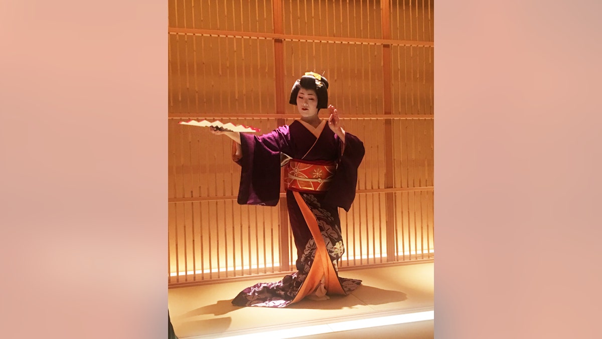 geisha dance