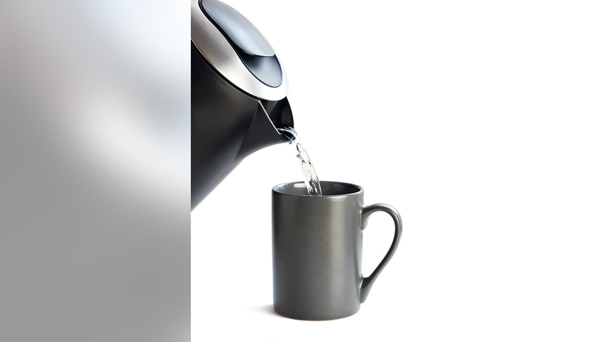 mug pour