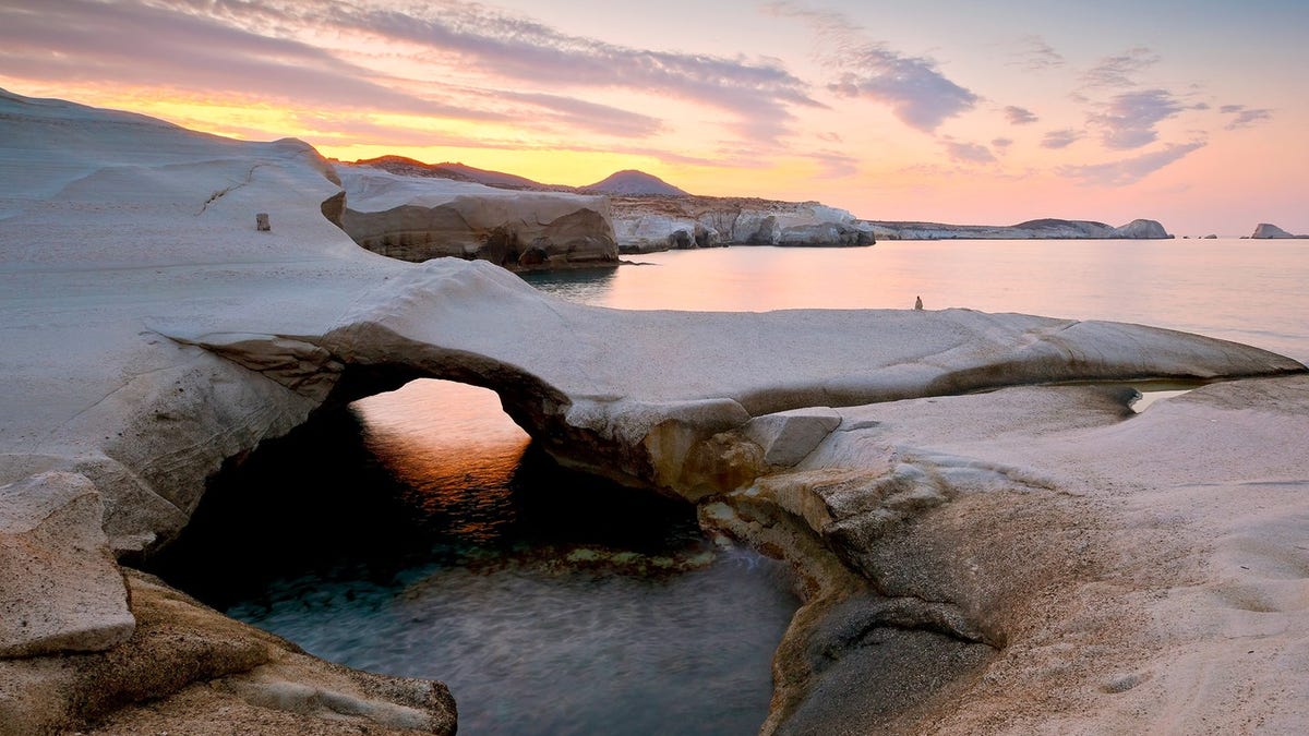 Sarakiniko, Milos