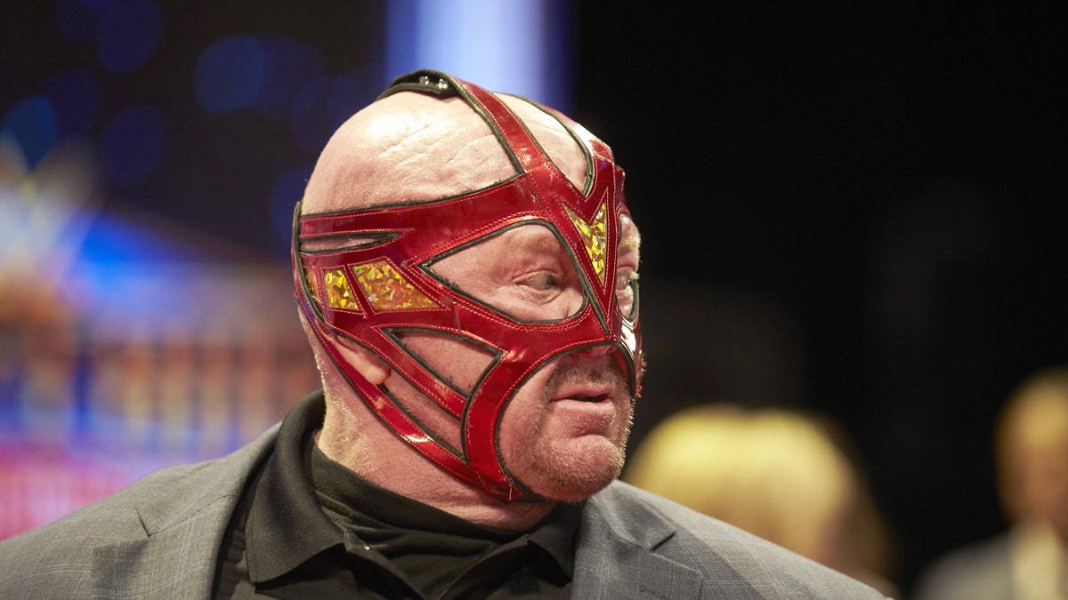 et handout big van vader getty