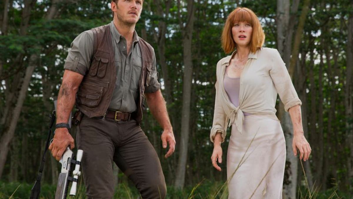 Chris Pratt and Bryce Dallas-Howard in Jurassic World