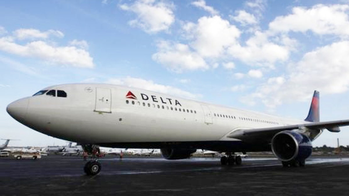 Delta Flight To Vegas Diverted Over 'disruptive Passenger' Scuffle ...