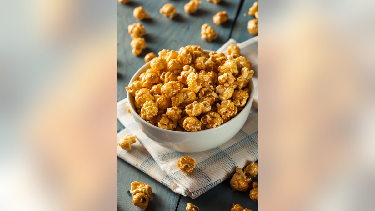 Homemade Golden Caramel Popcorn