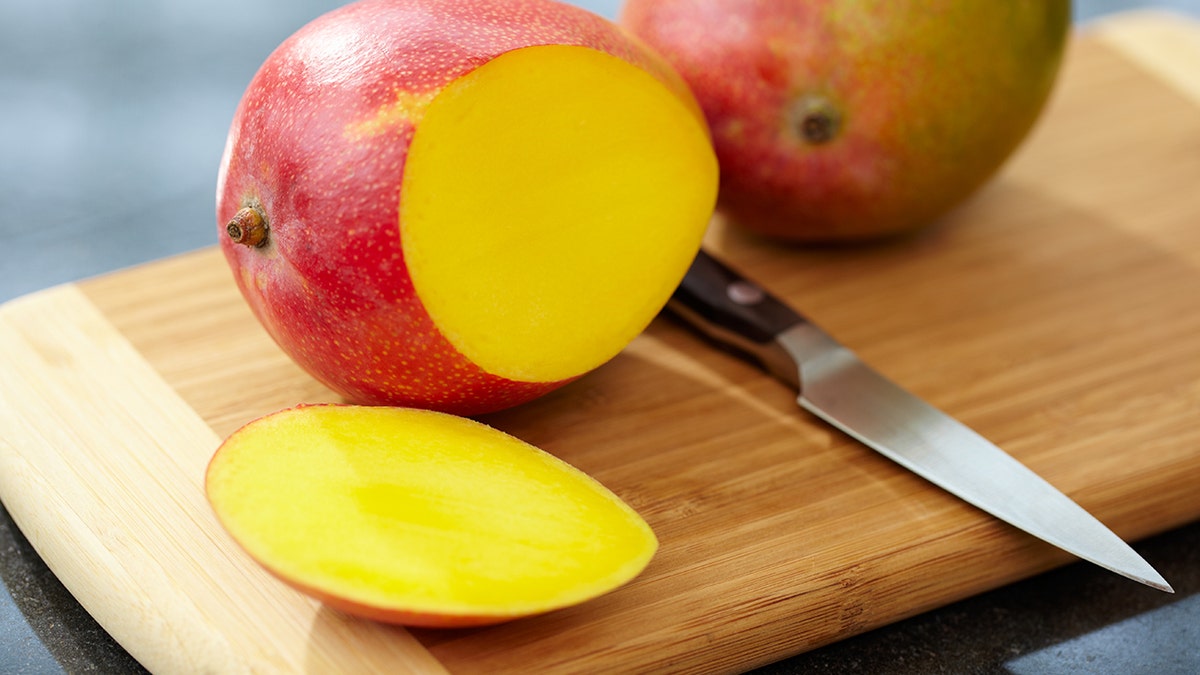 mango istock