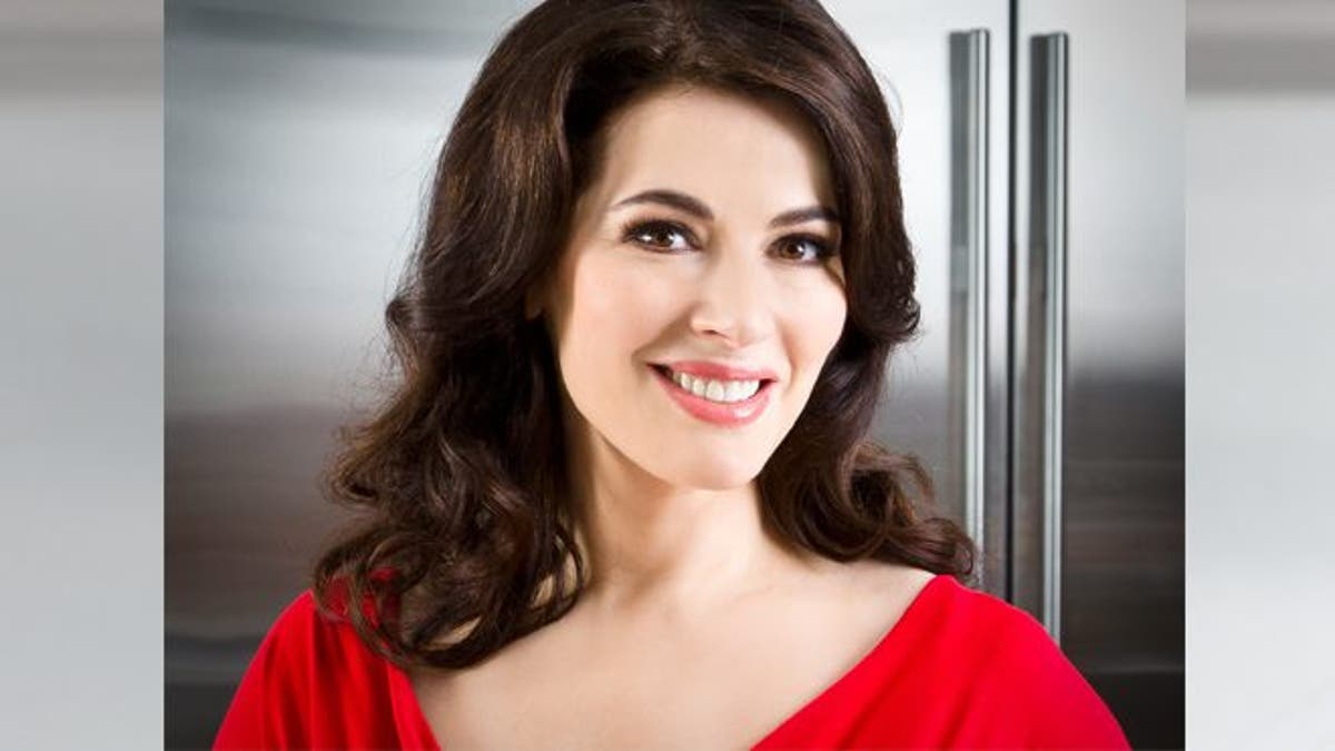 Was Nigella happier as a size 16? Survey finds curvier women are more body  confident