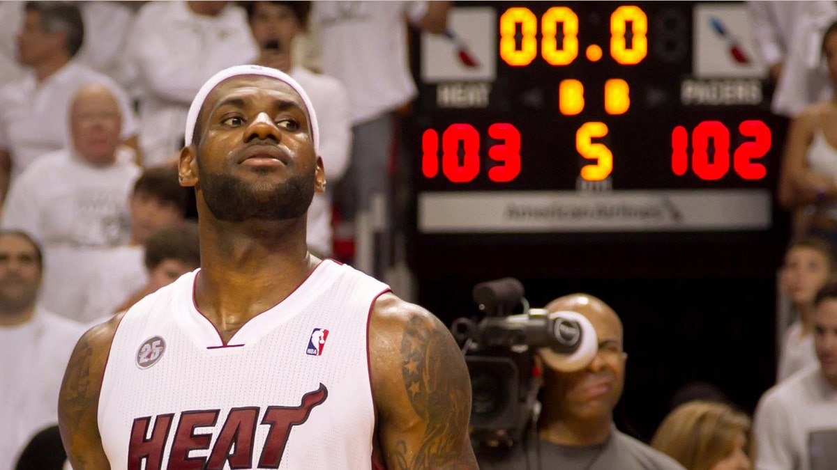 f8c705dc-Pacers Heat Basketball