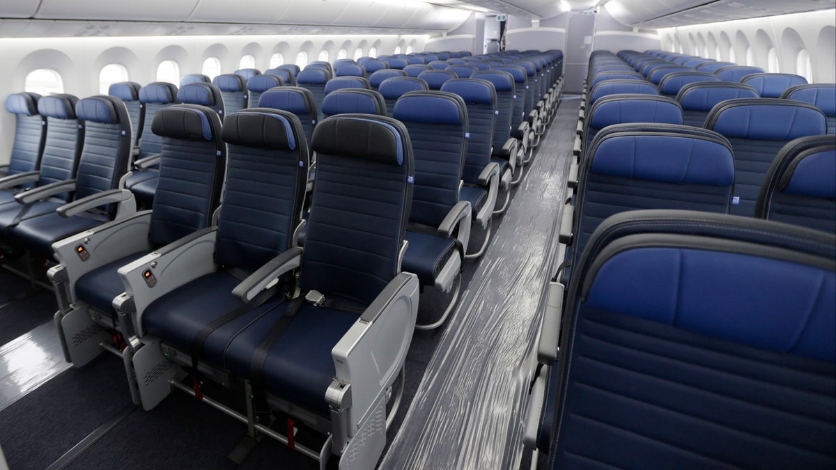 Airlineseatsizes1280