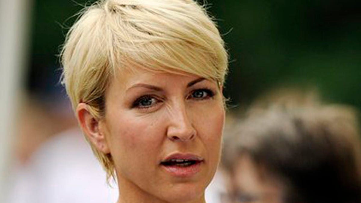 Heather Mills Jumps on Phone-Hacking Bandwagon, Points Finger at Piers  Morgan's Mirror Newsgroup