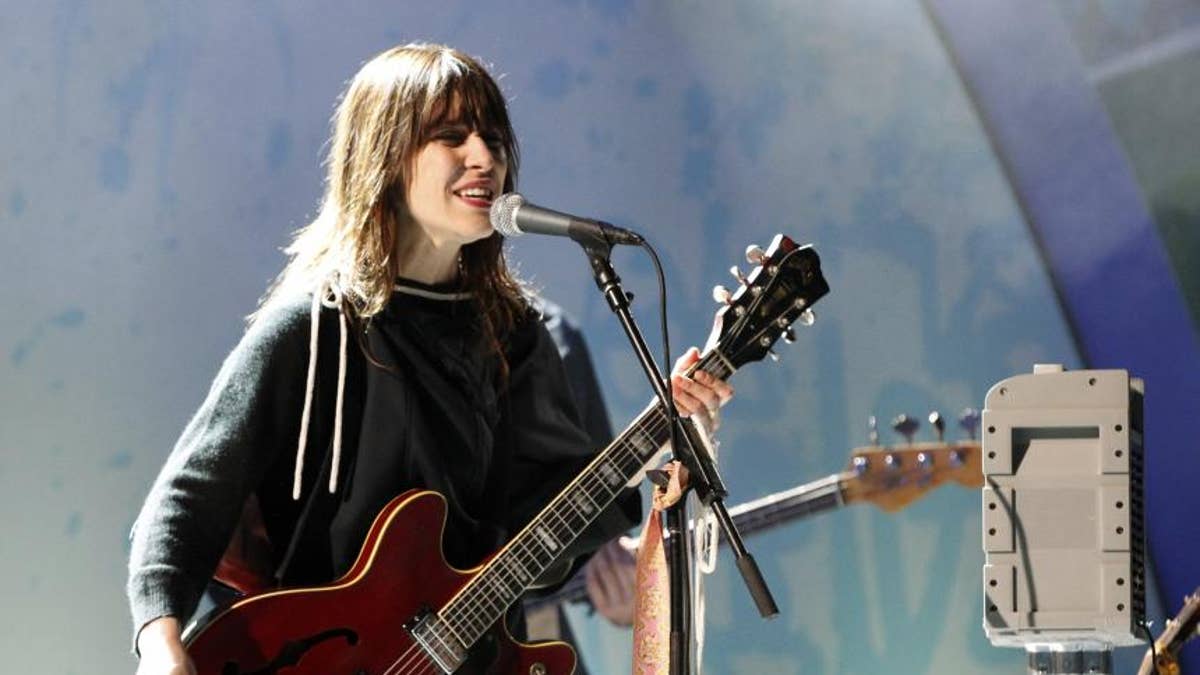 feist performing stage