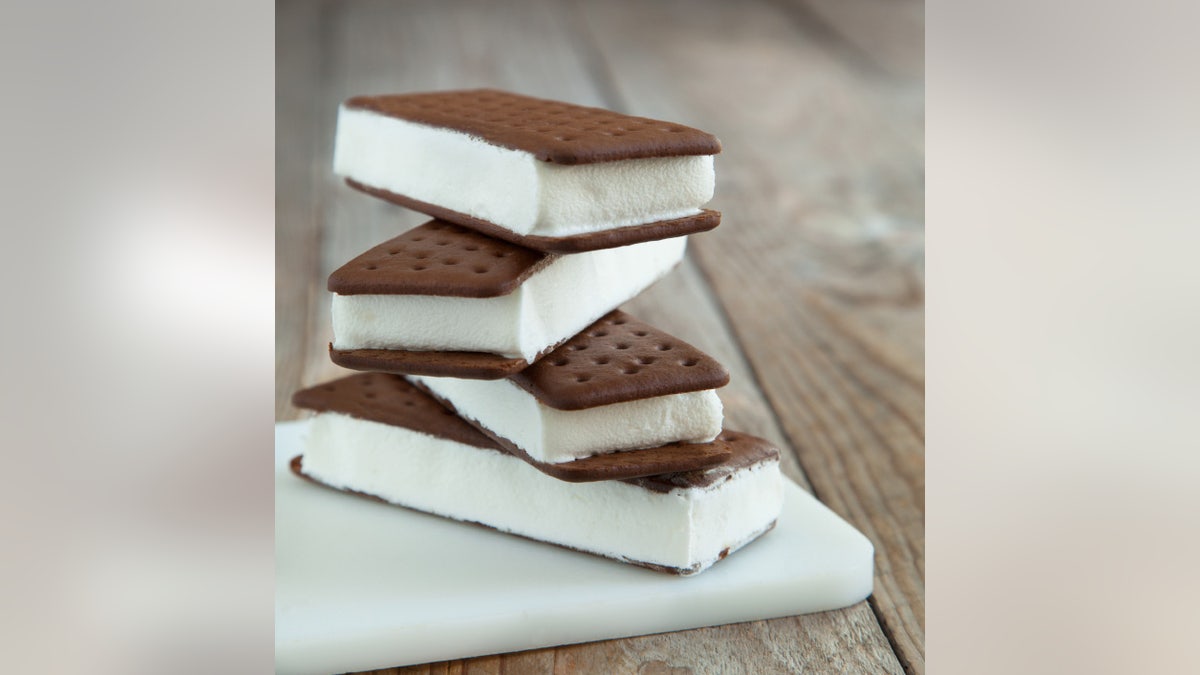 Ice cream sandwich