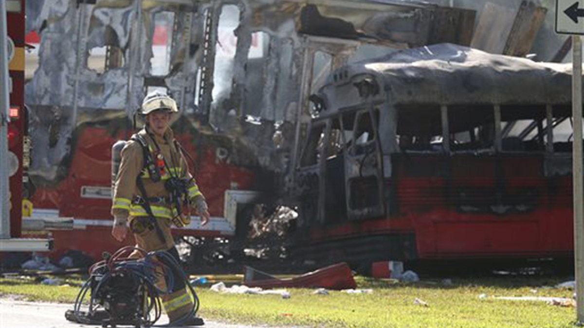 Pihak berwenang meninjau jumlah korban tewas dalam kecelakaan api di Florida setelah 4 orang tewas