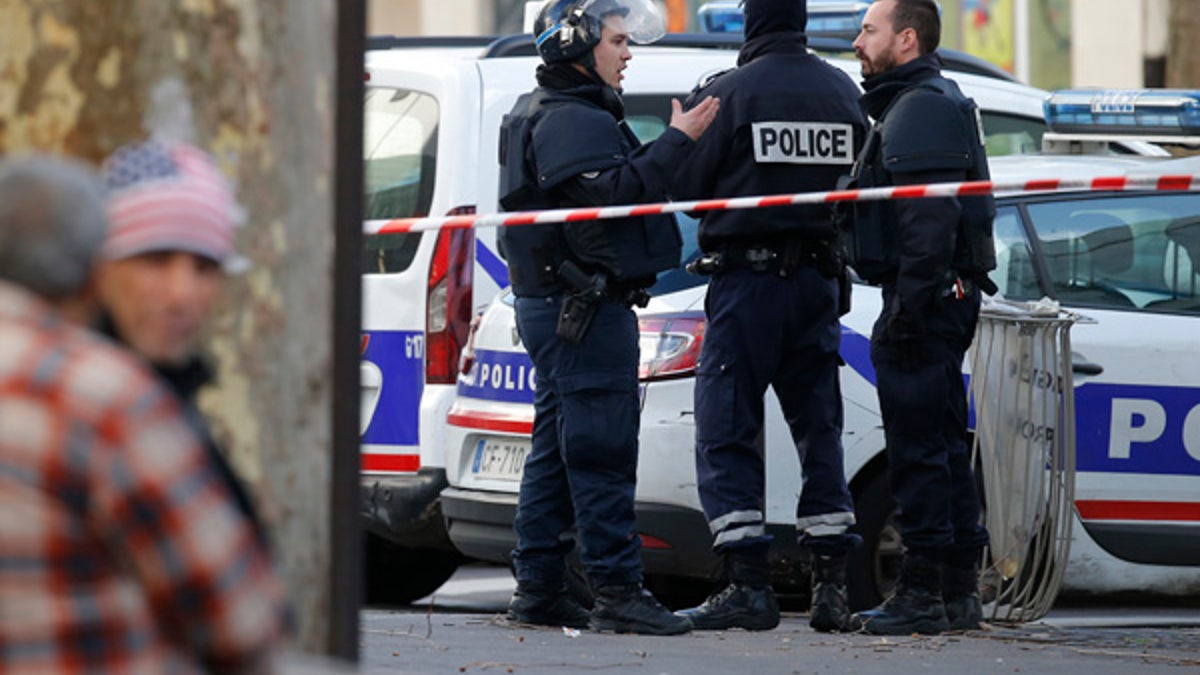 france-paris-police-station