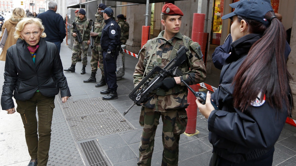 Tentara Perancis diserang oleh seorang pria dengan pisau di kota Nice