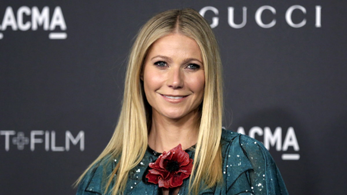 Actress Gwyneth Paltrow arrives at the LACMA Art + Film Gala in Los Angeles, California, November 7, 2015. REUTERS/Jonathan Alcorn - RTS5ZI9