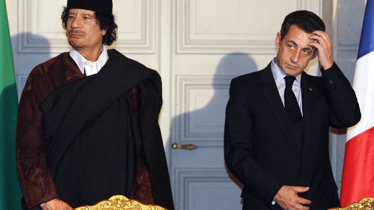 081db175-Qaddafi sarkozy AP