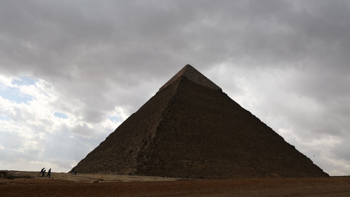 giza pyramid 121