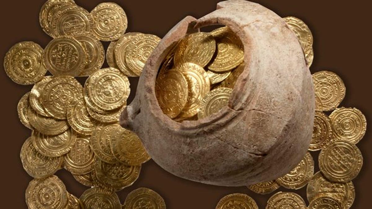 These Gold Coins Were Stashed in a Stone Wall Nearly 1,400 Years Ago, Smart News