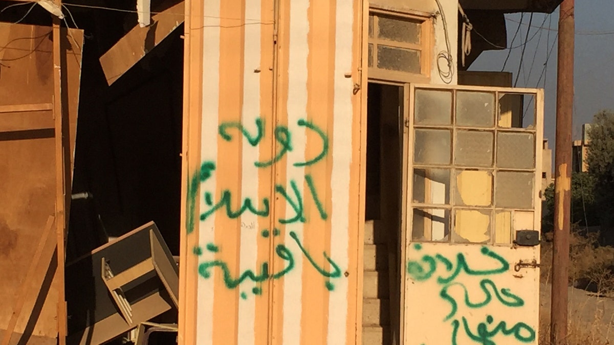 isis graffiti